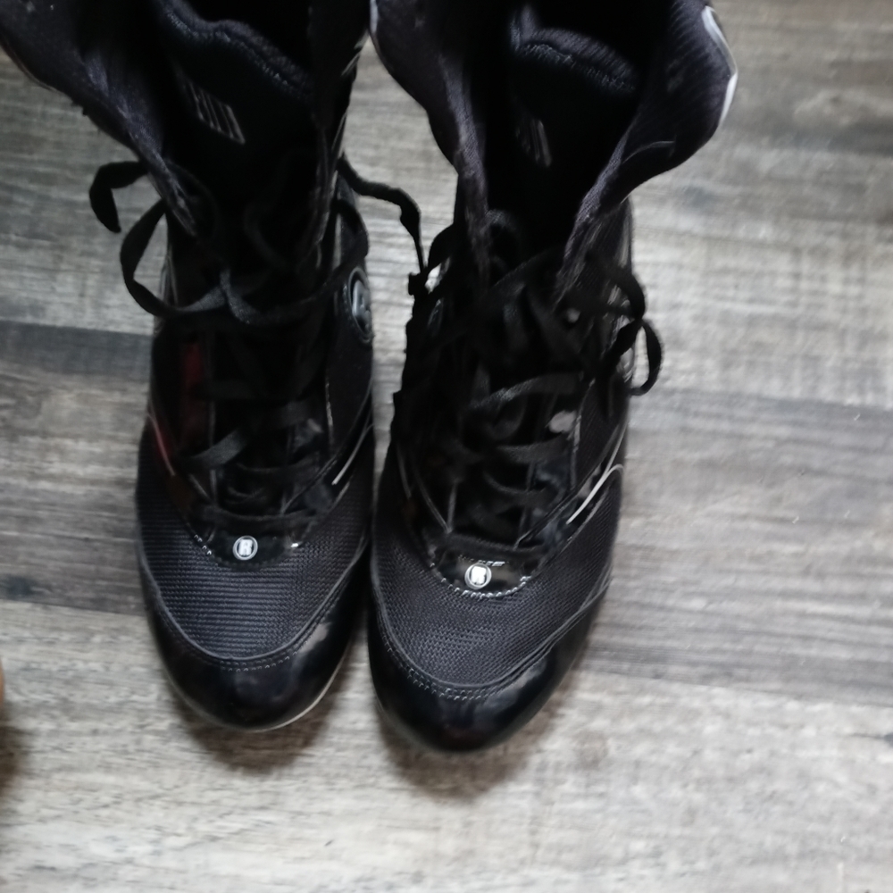 Boots - Picture 5 of 6